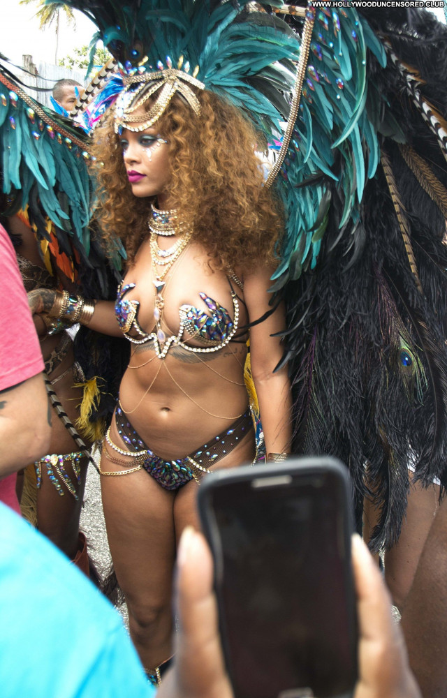 Rihanna American Celebrity Beautiful Sexy Posing Hot Hot Singer Babe
