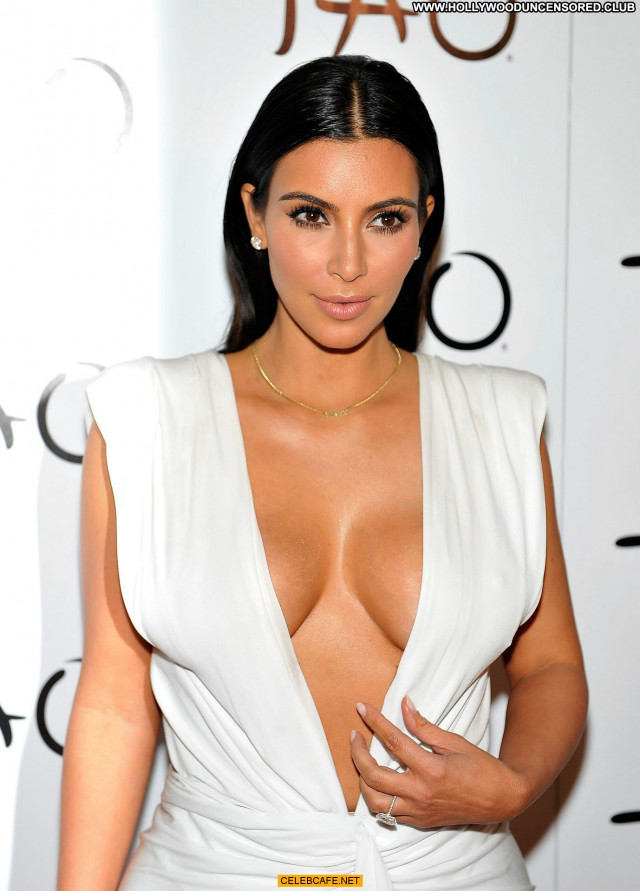 Kim Kardashian No Source Posing Hot Beautiful Nice Cleavage Babe