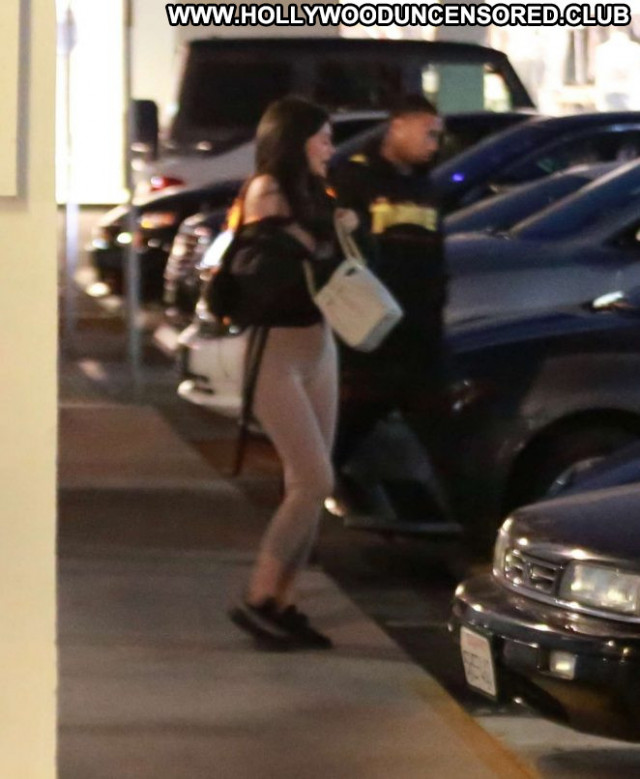 Kylie Jenner Beautiful Paparazzi Celebrity Mali Posing Hot Babe