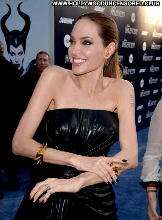 Angelina Jolie Beautiful Celebrity Paparazzi Babe Hollywood Posing Hot