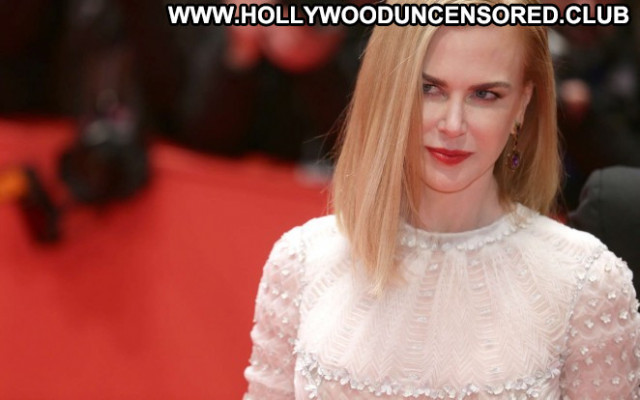 Nicole Kidman The Desert Desert Posing Hot Celebrity Beautiful