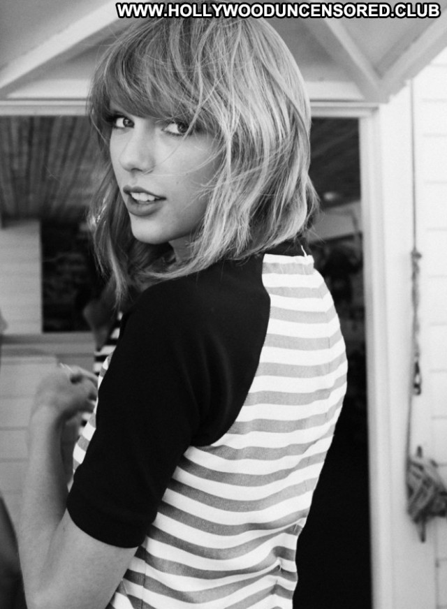 Taylor Swift Paparazzi Beautiful Posing Hot Celebrity Babe Photoshoot