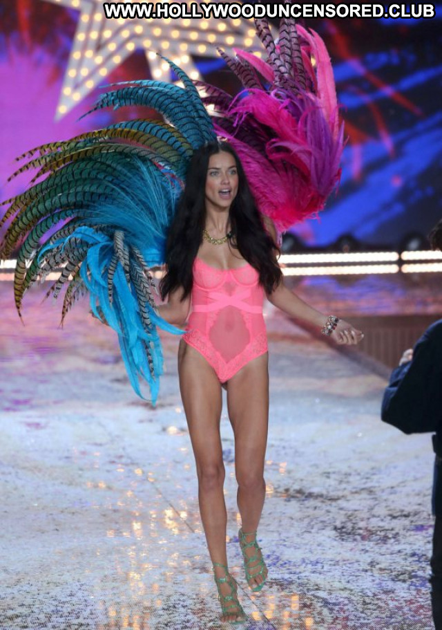 Adriana Lima No Source  Posing Hot Beautiful Babe Celebrity Fashion