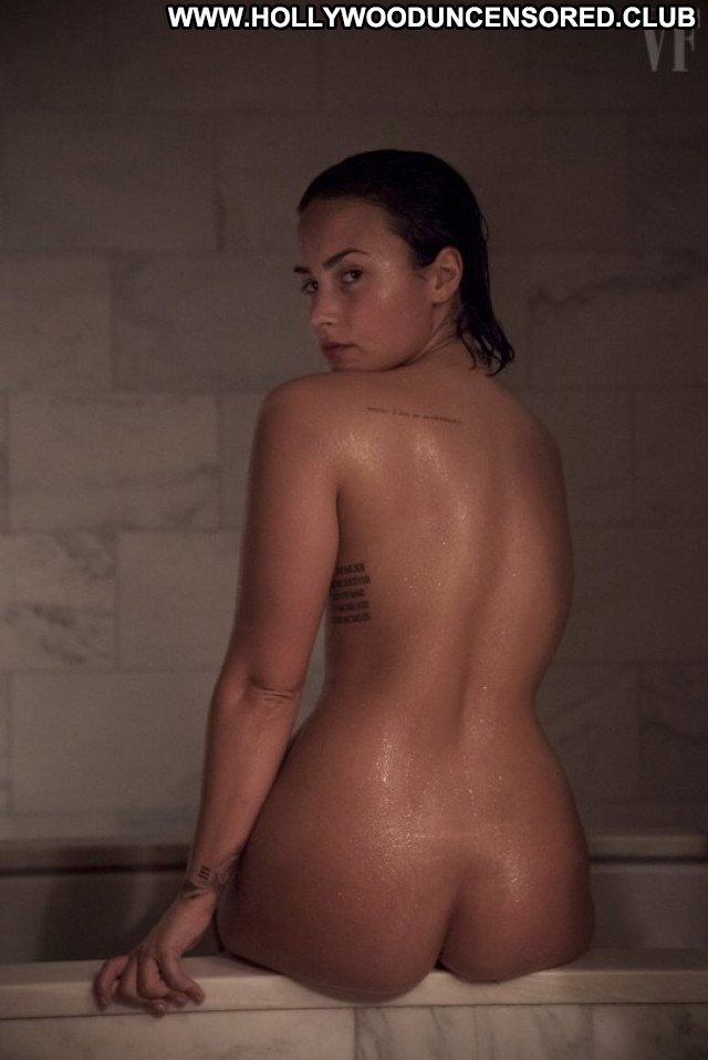 Demi Lovato Vanity Fair  Babe Celebrity Beautiful Magazine Posing Hot