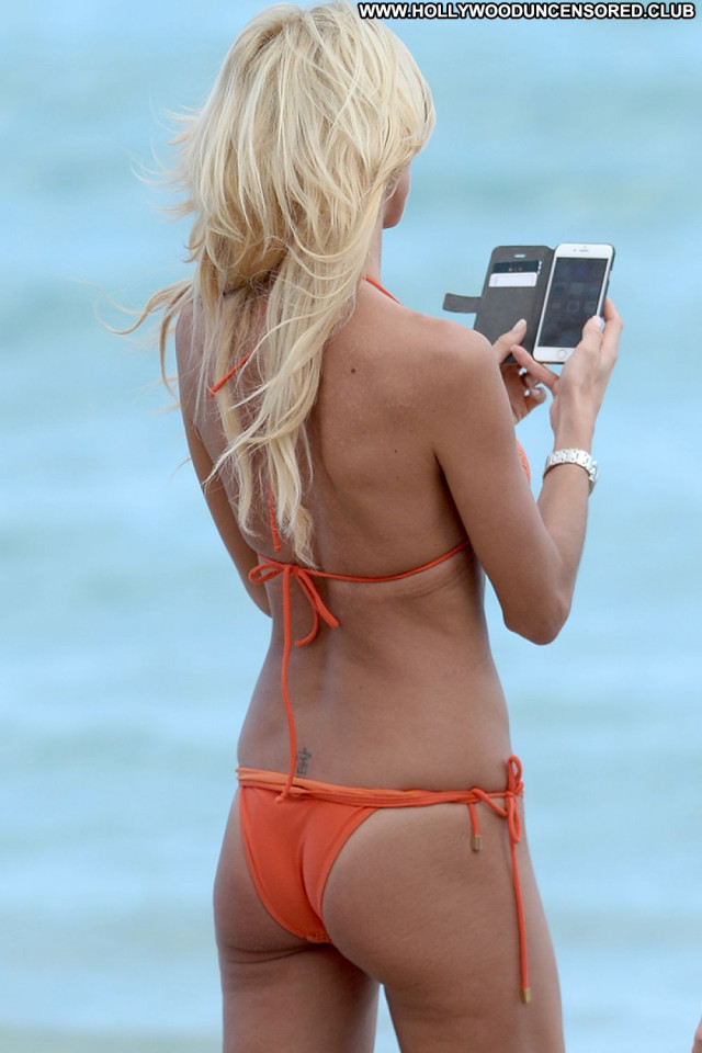Victoria Silvstedt No Source Bikini Orange Beach Posing Hot Babe