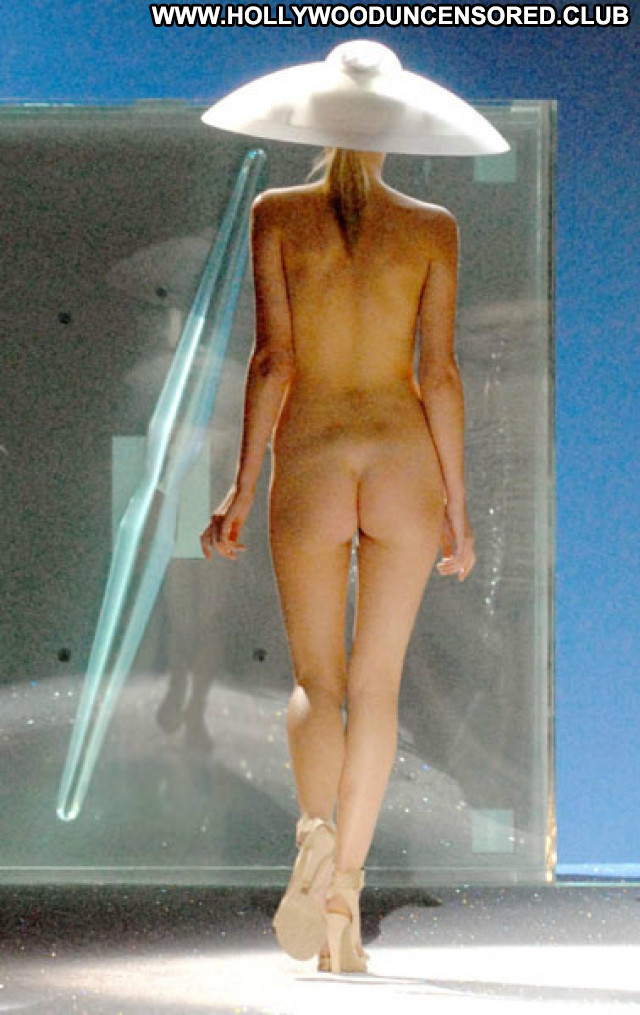 Melissa Satta Mercedes Benz Fashion Week Beautiful Fashion Topless