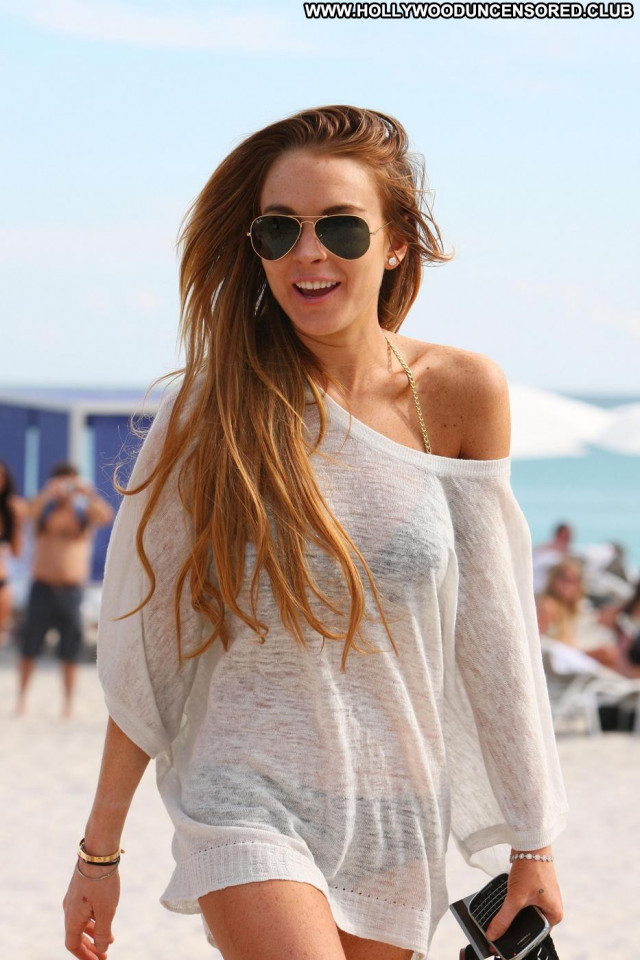 Lindsay Lohan The Beach Babe Bikini Beautiful Posing Hot Celebrity