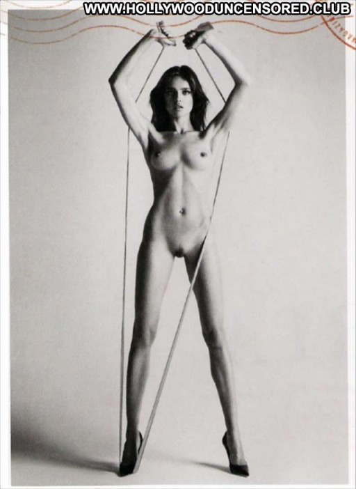 Natalia Vodianova Posing Hot Straight Babe Beautiful Nude Celebrity
