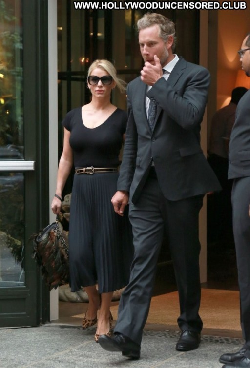 Jessica Posing Hot Beautiful Babe Straight Celebrity