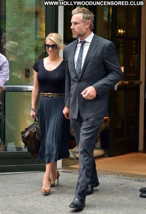 Jessica Posing Hot Beautiful Babe Straight Celebrity