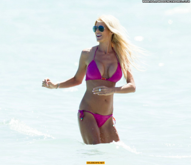 Victoria Silvstedt Miami Beach Beautiful Celebrity Beach Posing Hot
