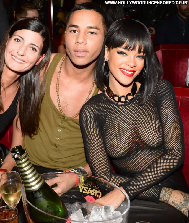 Rihanna No Source Bra Topless Celebrity Singer Party Big Tits Bar