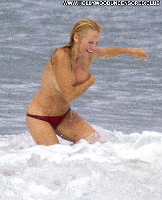 Pamela Anderson No Source Boyfriend Breasts Celebrity Bikini France