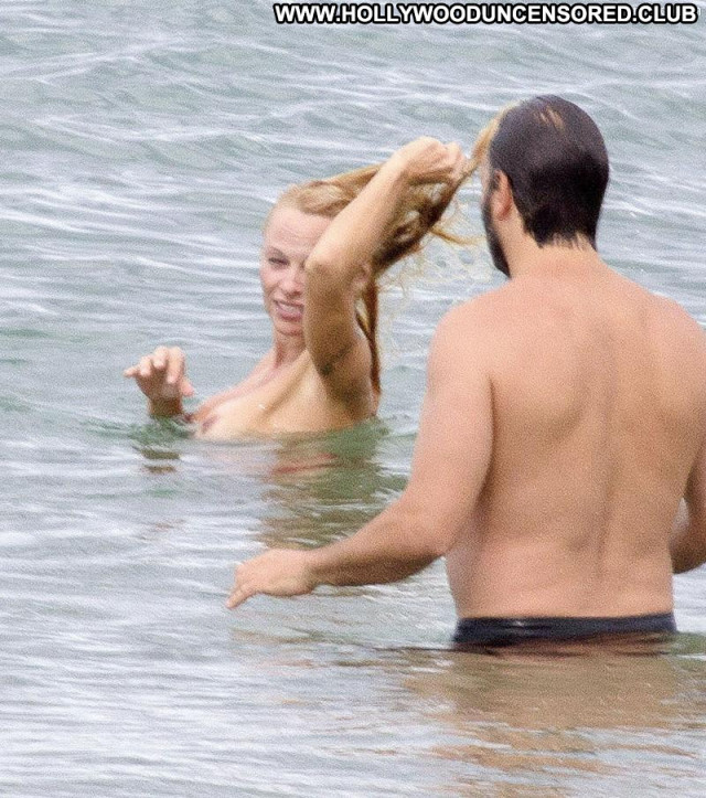 Pamela Anderson No Source Beautiful Topless Bikini Posing Hot Big