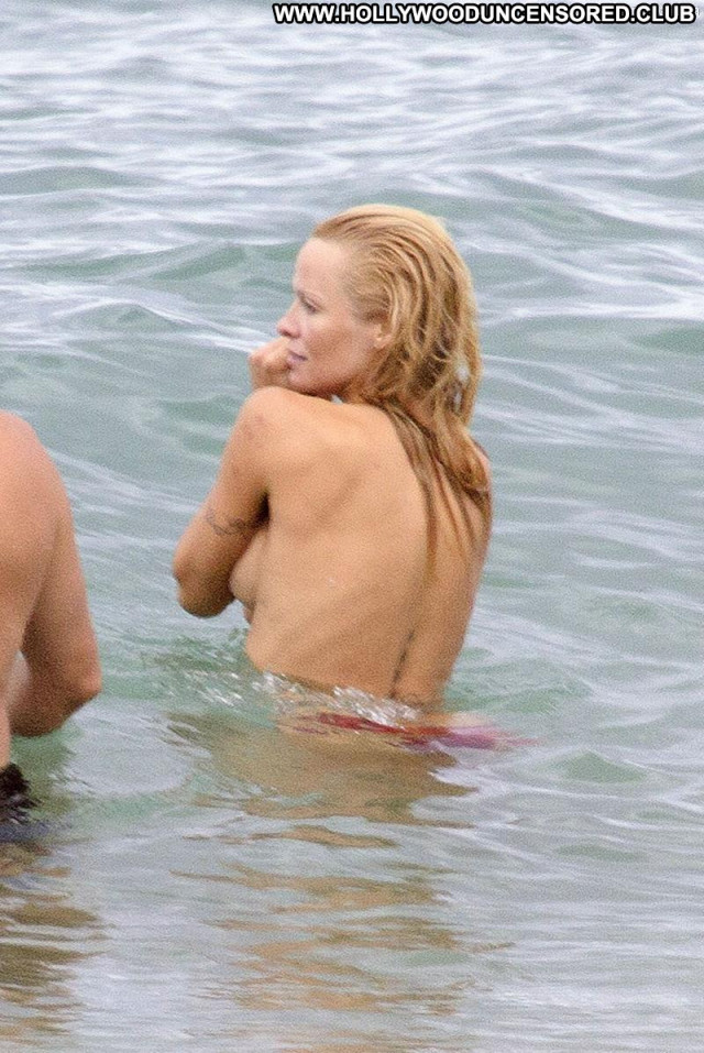 Pamela Anderson No Source Bikini Babe Breasts France Topless Beach