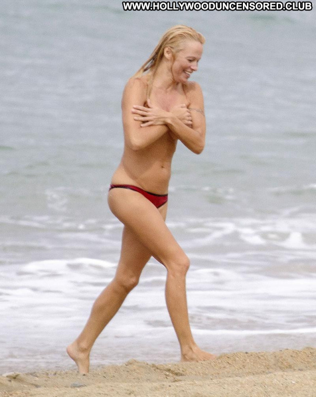 Pamela Anderson No Source Posing Hot Beach Bikini Topless French