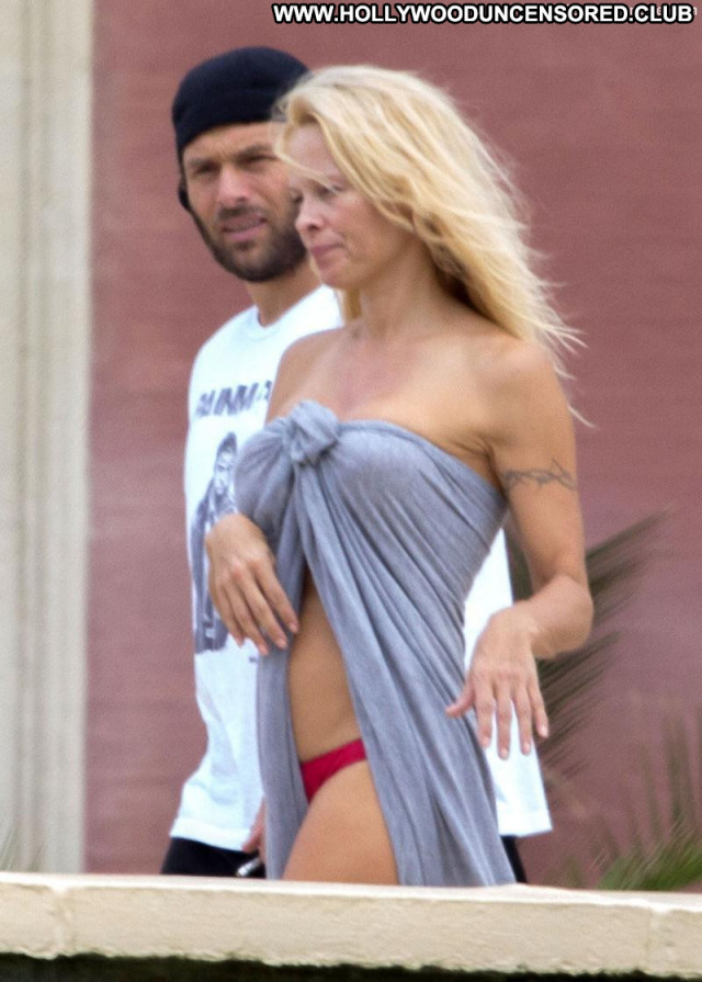 Pamela Anderson No Source Beautiful France Babe Big Tits Toples