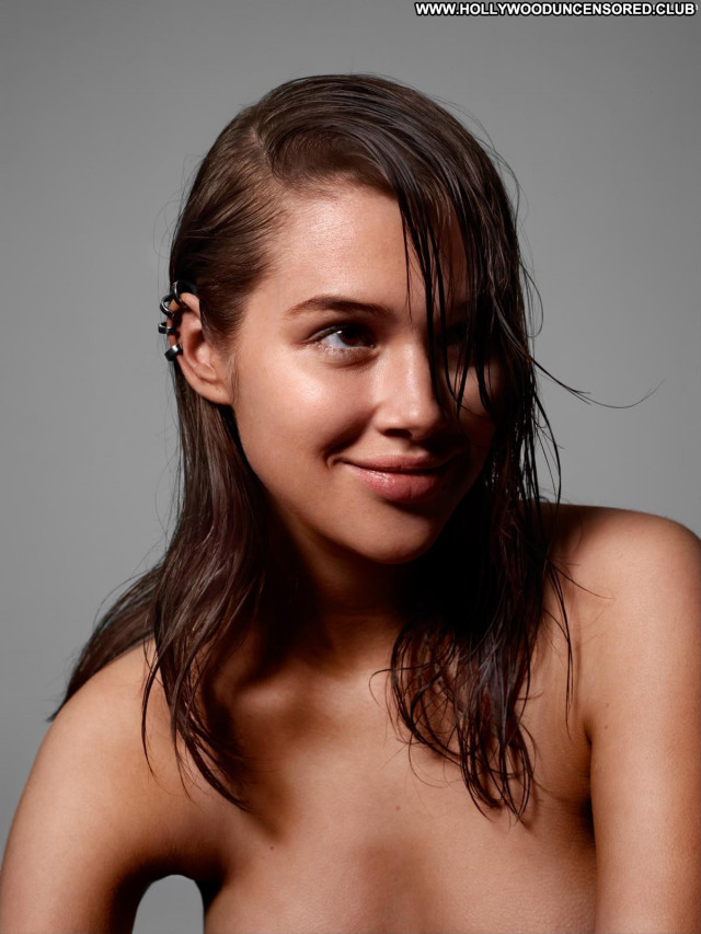 Anais Pouliot No Source Toples Smile Big Tits Breasts Beautiful