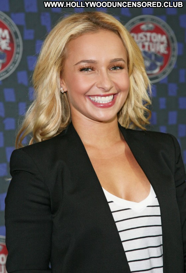 Hayden Panettiere Paparazzi Posing Hot Babe Beautiful Celebrity