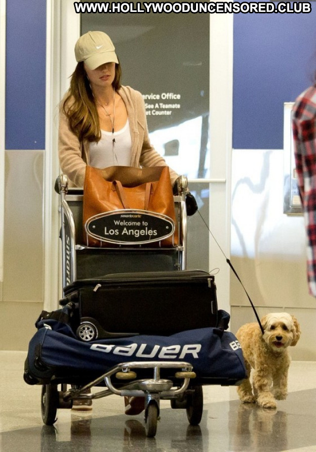 Minka Kelly Lax Airport Jeans Beautiful Posing Hot Celebrity Babe Lax