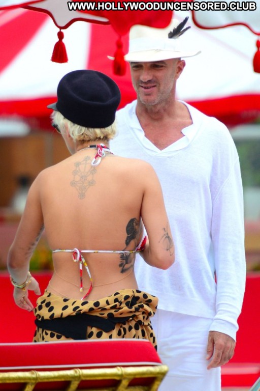 Rita Ora Straight Beautiful Posing Hot Paparazzi Bikini Babe Celebrity