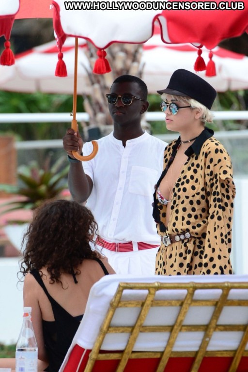 Rita Ora Straight Beautiful Posing Hot Paparazzi Bikini Babe Celebrity