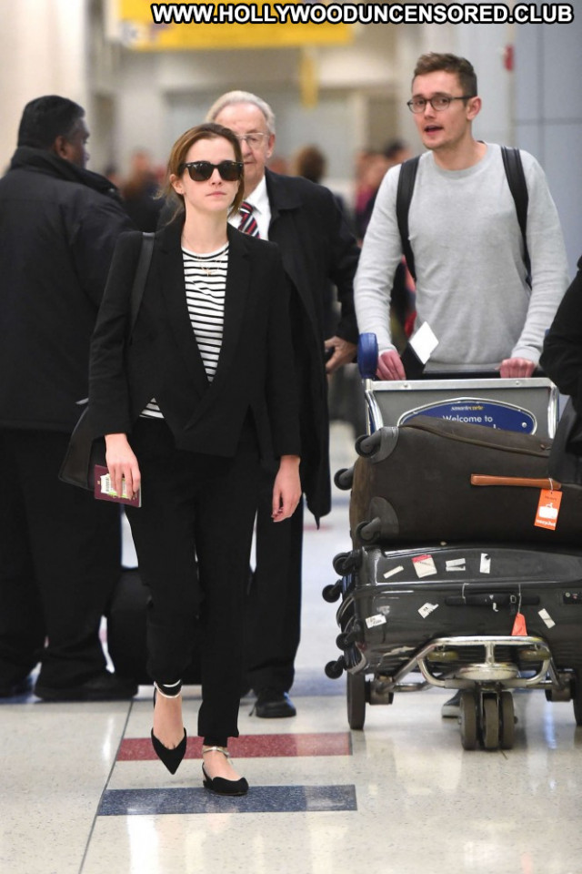 Emma Watson Jfk Airport In Nyc Celebrity Babe Posing Hot Nyc