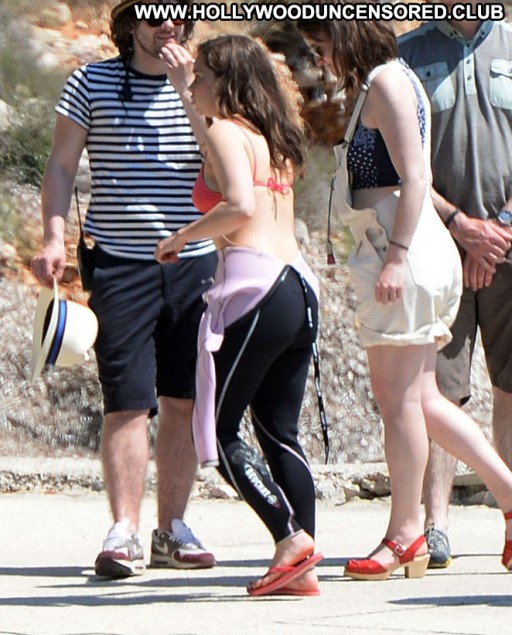 Emilia Clarke Celebrity Beautiful Paparazzi Babe Posing Hot Straight