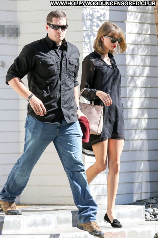 Taylor Swift Straight Babe Celebrity Paparazzi Posing Hot Beautiful