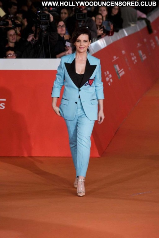Juliette Binoche Babe Paparazzi Celebrity Straight Beautiful Posing Hot