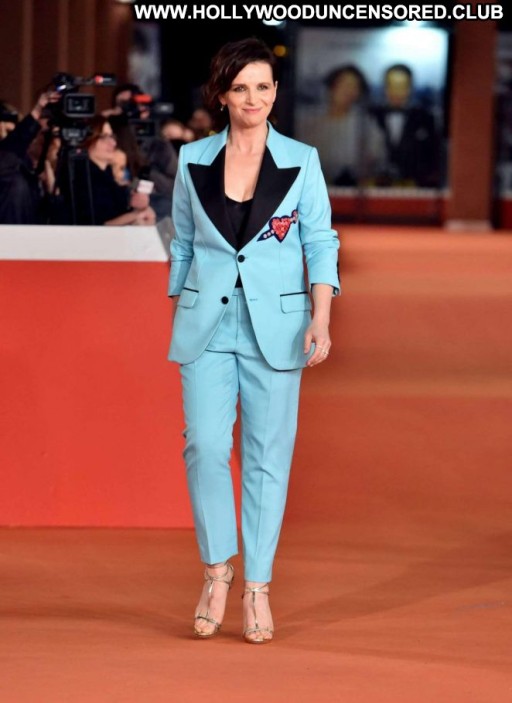 Juliette Binoche Babe Paparazzi Celebrity Straight Beautiful Posing Hot