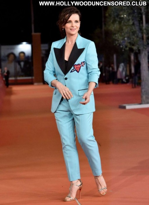 Juliette Binoche Babe Paparazzi Celebrity Straight Beautiful Posing Hot