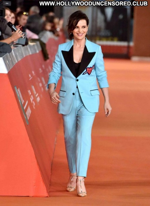 Juliette Binoche Babe Paparazzi Celebrity Straight Beautiful Posing Hot