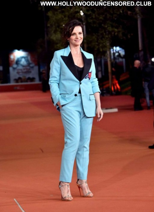 Juliette Binoche Babe Paparazzi Celebrity Straight Beautiful Posing Hot