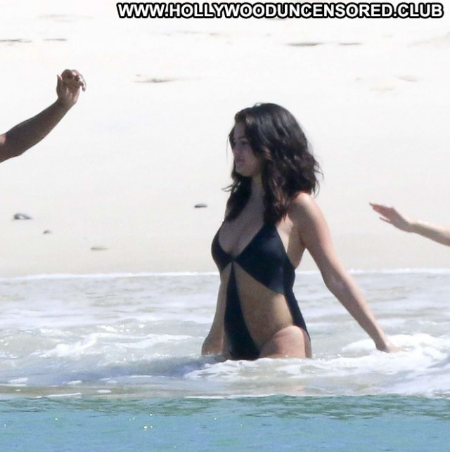 Selena Gomez Mexico Swimsuit Beautiful Paparazzi Babe Celebrity Beach