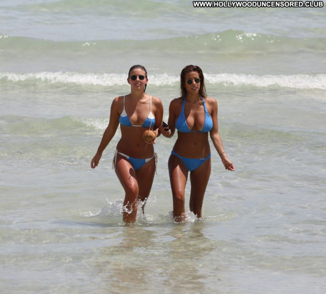 Natasha Oakley Miami Beach Babe Posing Hot Beautiful Hot Celebrity