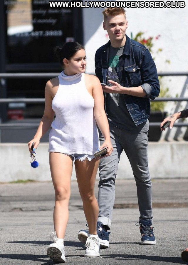 Ariel Winter No Source  Celebrity Babe Paparazzi Posing Hot Winter