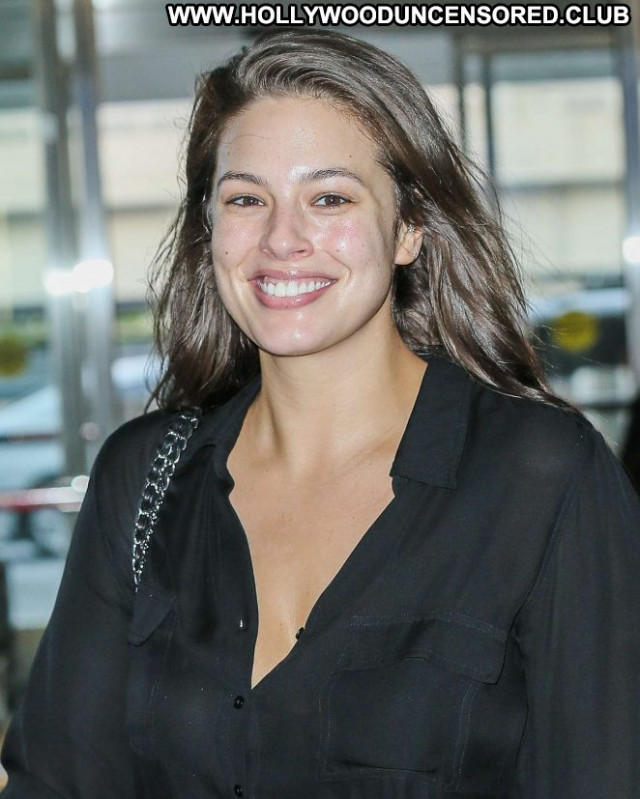 Ashley Graham New York Beautiful Paparazzi Posing Hot New York Babe