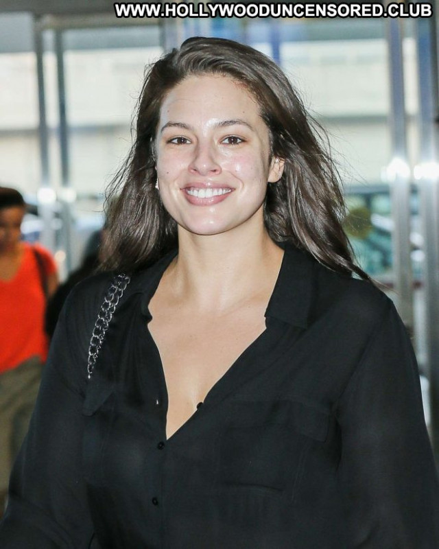 Ashley Graham New York Posing Hot Celebrity Babe Paparazzi Beautiful