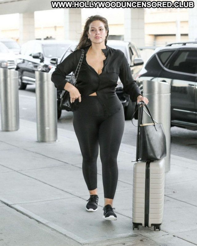 Ashley Graham New York Celebrity Beautiful Posing Hot Babe Paparazzi