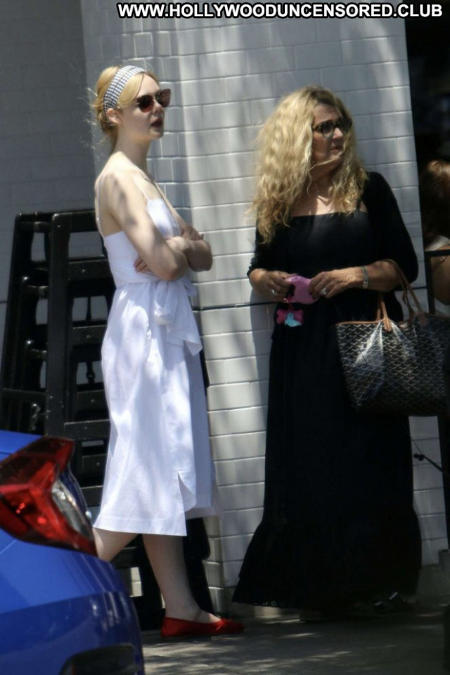 Elle Fanning Studio City Beautiful Paparazzi Posing Hot Babe Celebrity