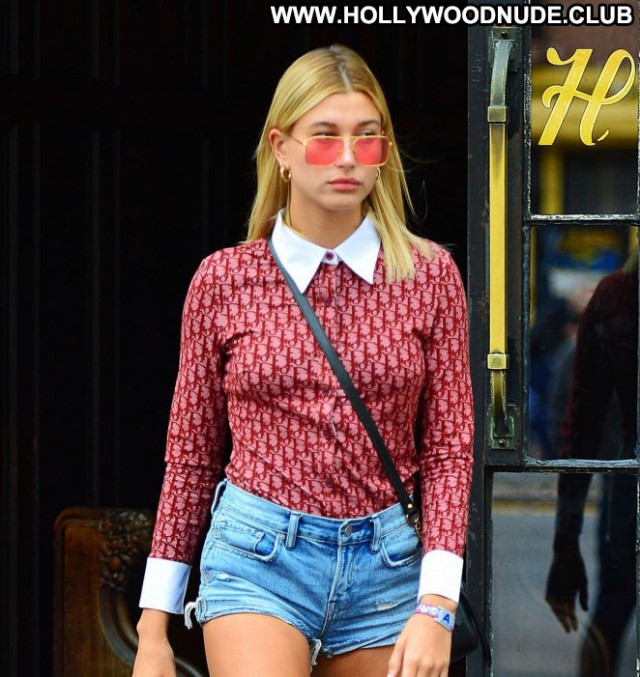 Hailey Baldwin No Source  Hot Beautiful Posing Hot Shorts Celebrity