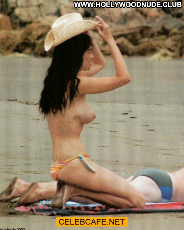 Beatriz Rico Toples Celebrity Beautiful Babe Beach Posing