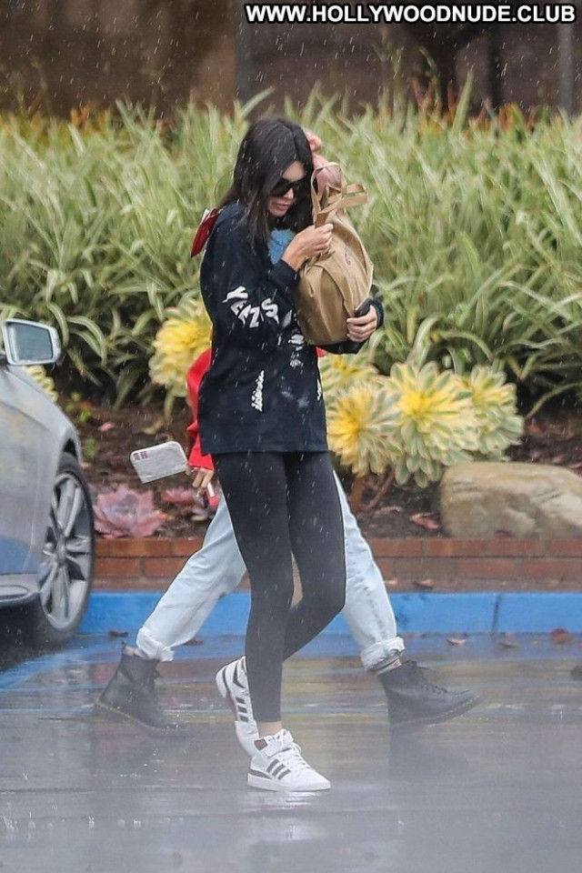 Kendall Jenner No Source Posing Hot Paparazzi Celebrity Office Babe