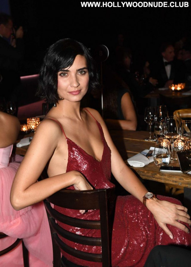 Tuba Buyukustun No Source Posing Hot Beautiful Celebrity Babe