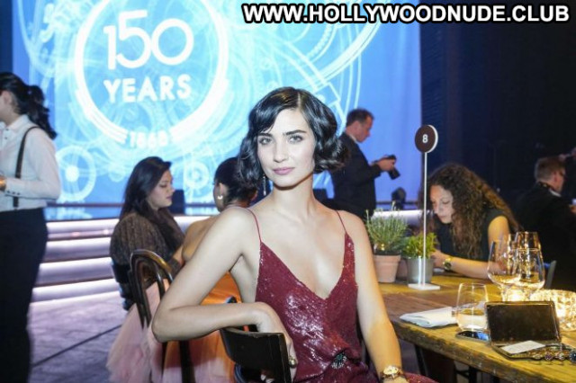 Tuba Buyukustun No Source Beautiful Babe Posing Hot Paparazzi