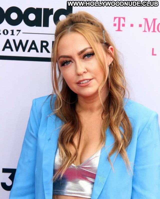 Brandi Cyrus Las Vegas Posing Hot Bra Paparazzi Celebrity Beautiful