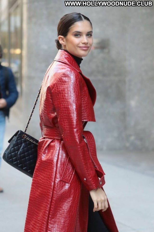 Sara Sampaio New York  Beautiful Paparazzi Babe Celebrity New York