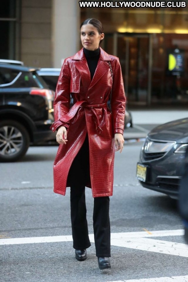 Sara Sampaio New York Babe New York Paparazzi Posing Hot Celebrity