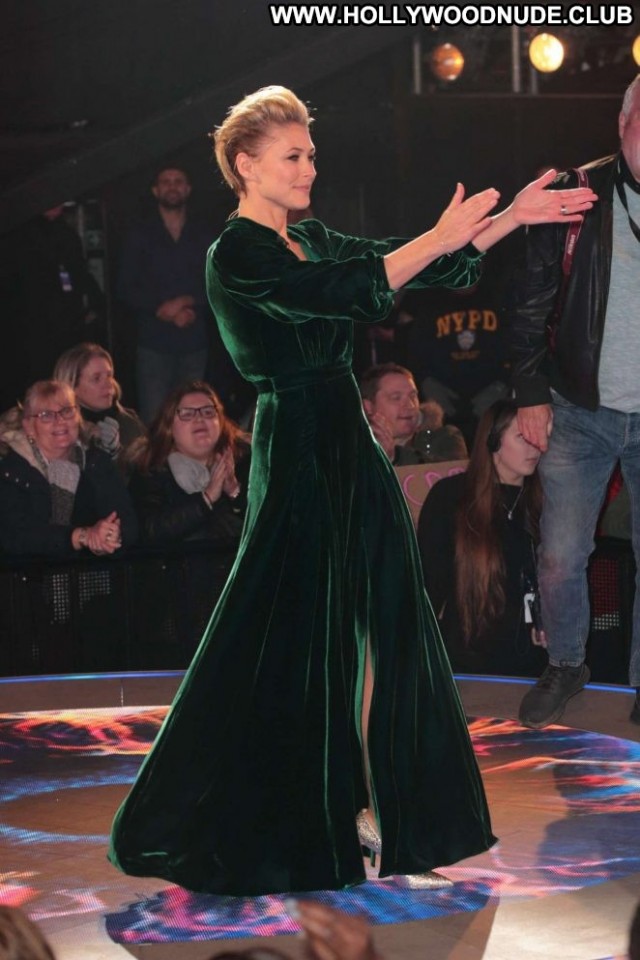 Emma Willis Big Brother Beautiful Babe London Paparazzi Posing Hot